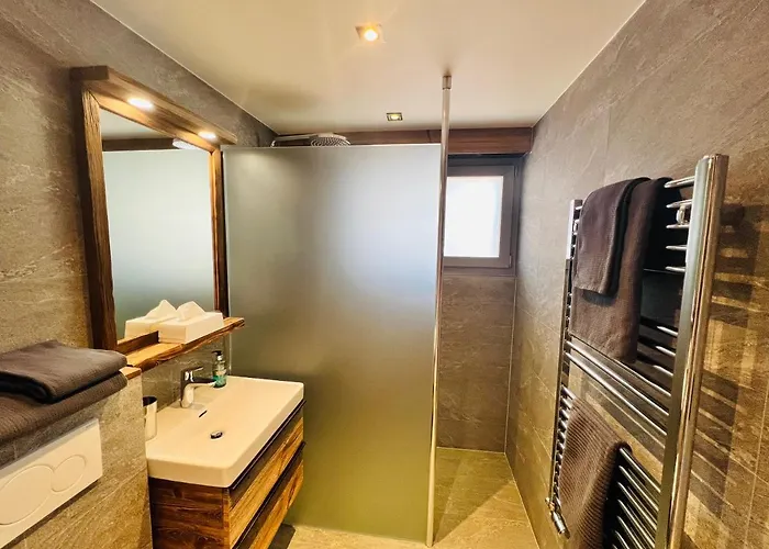 Fontainebleau Golf In Golf Out